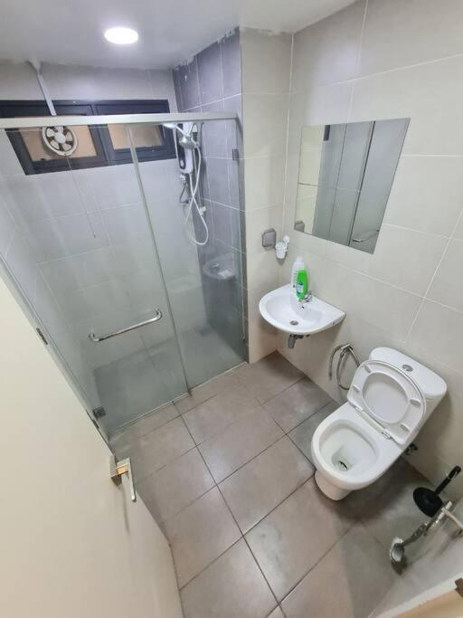 Lovely 3-Bedroom Serviced Apartment @ Cyberjaya Exterior photo