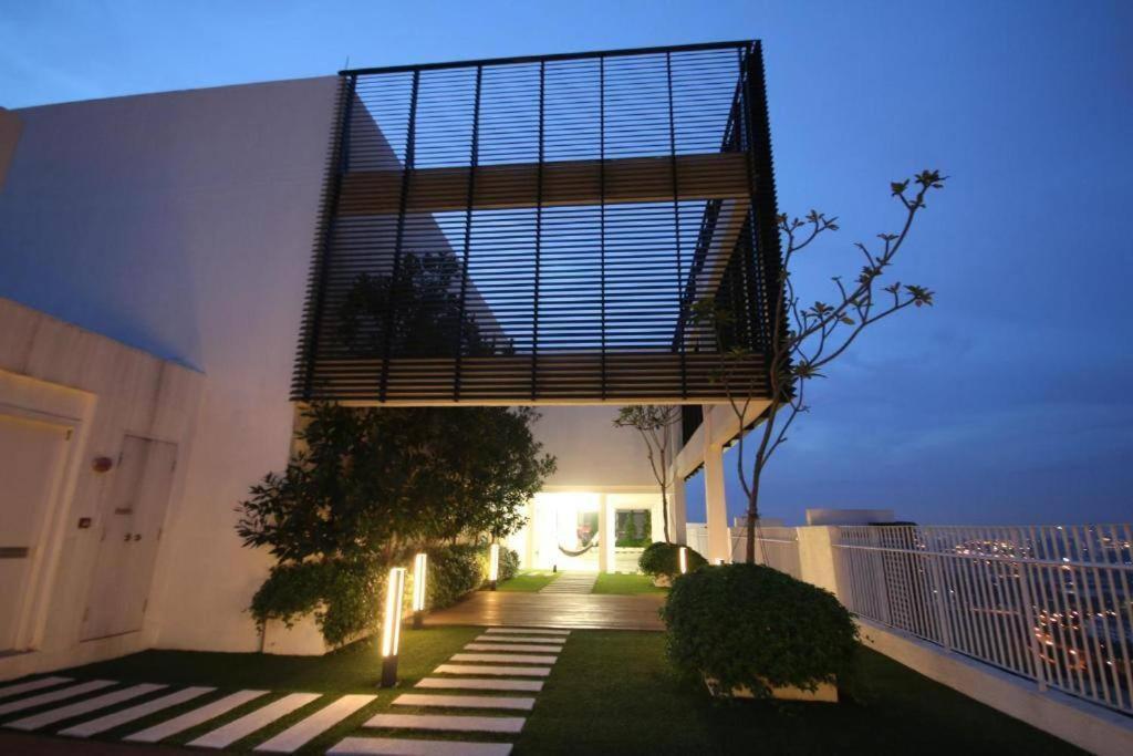 Lovely 3-Bedroom Serviced Apartment @ Cyberjaya Exterior photo